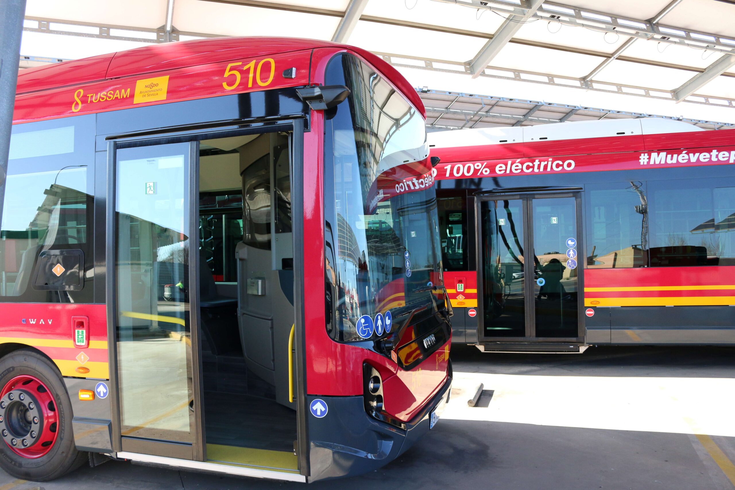 Iveco Bus 5 E Way Allente Di Trasporto Urbano Di Siviglia VaiColBus It